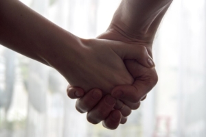 anna_sunny-hands-2802891_1920 (1)